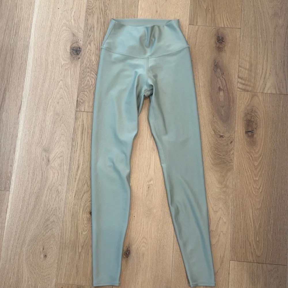 Alo Yoga Airlift High-Waist 7/8 Legging - Cosmic Light Green size small - Picture 8 of 9